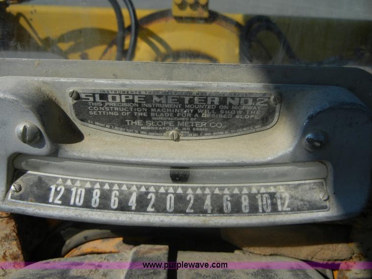 image for item D9935 1969 John Deere 570A motor grader