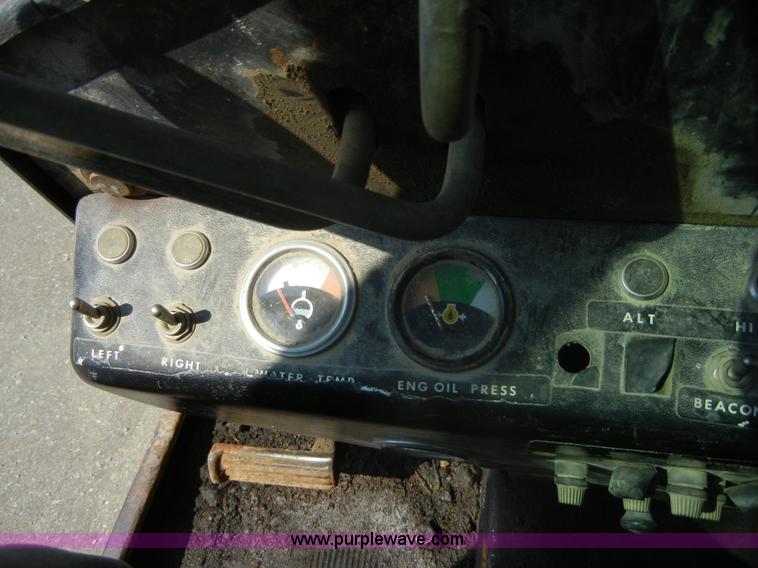 image for item D9935 1969 John Deere 570A motor grader