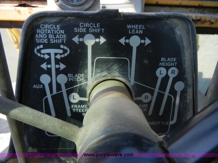 image for item D9935 1969 John Deere 570A motor grader