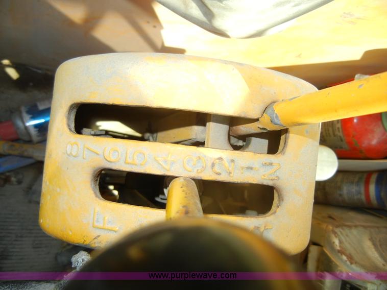 image for item D9935 1969 John Deere 570A motor grader