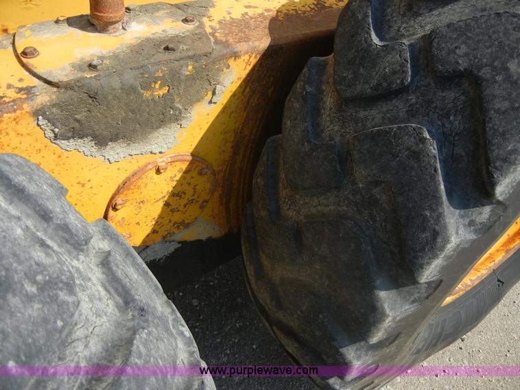 image for item D9935 1969 John Deere 570A motor grader