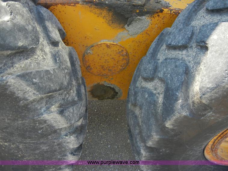 image for item D9935 1969 John Deere 570A motor grader