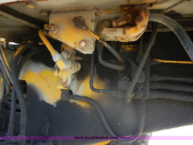 image for item D9935 1969 John Deere 570A motor grader