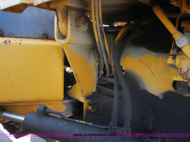 image for item D9935 1969 John Deere 570A motor grader