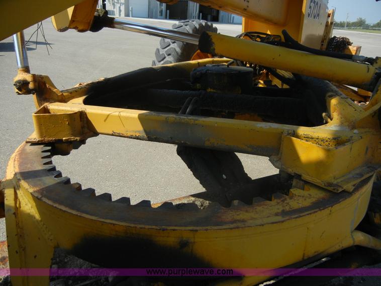 image for item D9935 1969 John Deere 570A motor grader