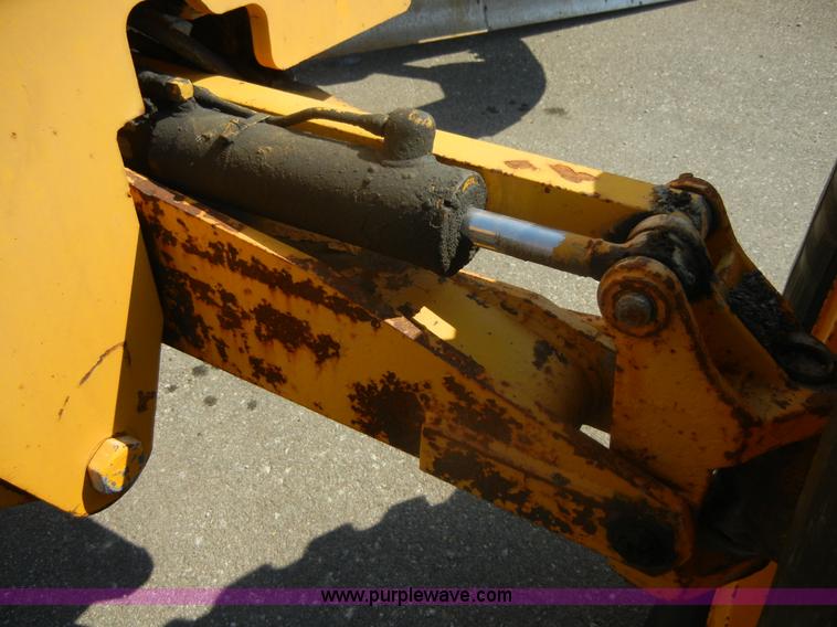 image for item D9935 1969 John Deere 570A motor grader
