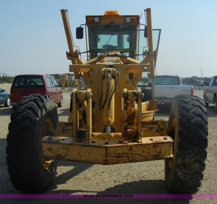 image for item D9936 1995 John Deere 770BH motor grader