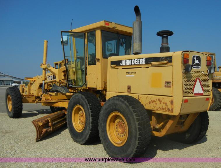 image for item D9936 1995 John Deere 770BH motor grader