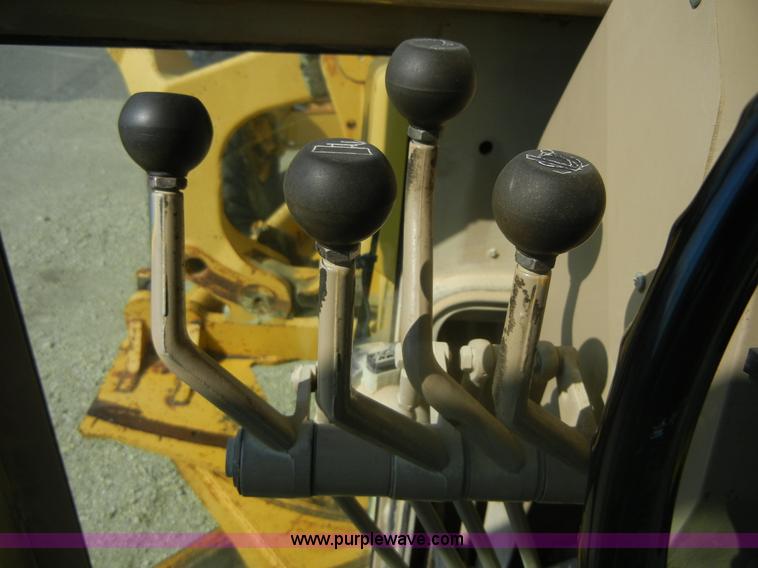 image for item D9936 1995 John Deere 770BH motor grader