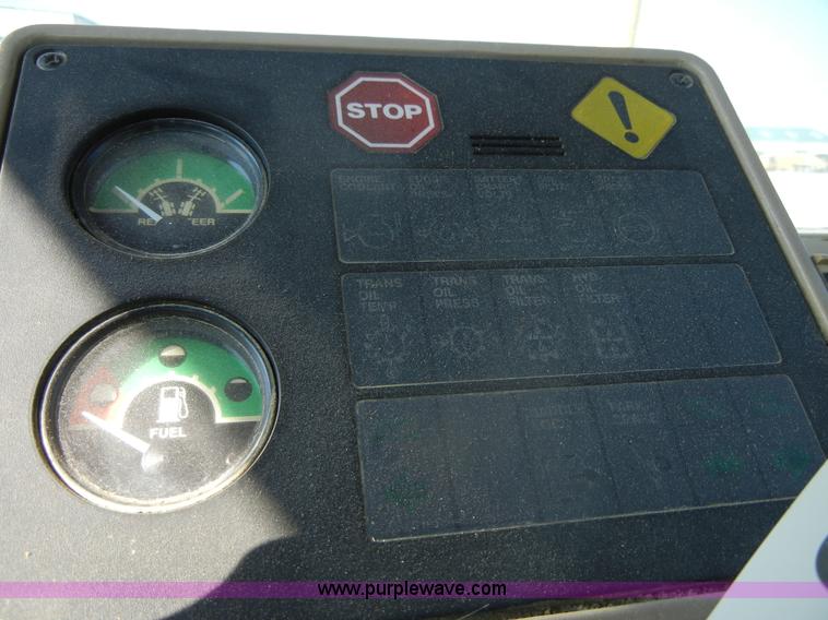 image for item D9936 1995 John Deere 770BH motor grader