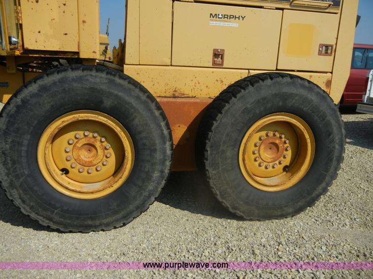 image for item D9936 1995 John Deere 770BH motor grader