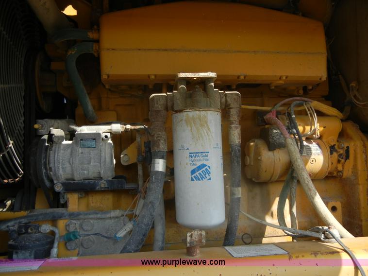 image for item D9936 1995 John Deere 770BH motor grader