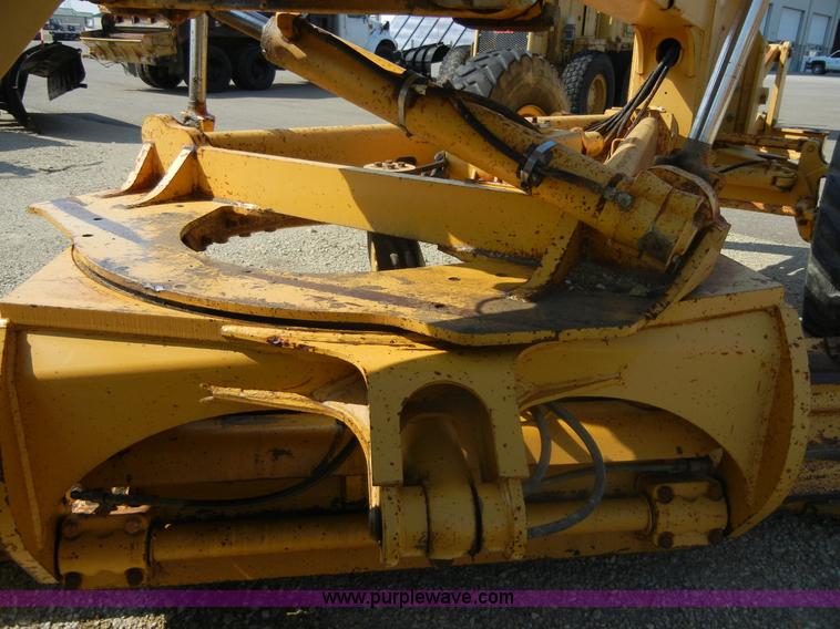 image for item D9936 1995 John Deere 770BH motor grader