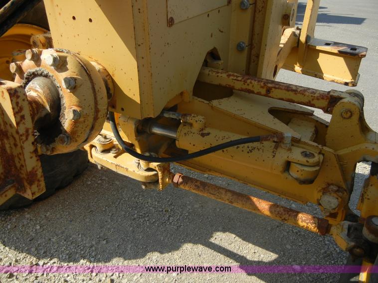 image for item D9936 1995 John Deere 770BH motor grader