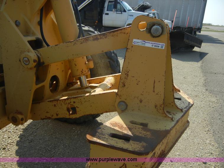 image for item D9936 1995 John Deere 770BH motor grader