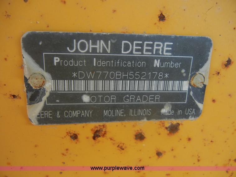 image for item D9936 1995 John Deere 770BH motor grader