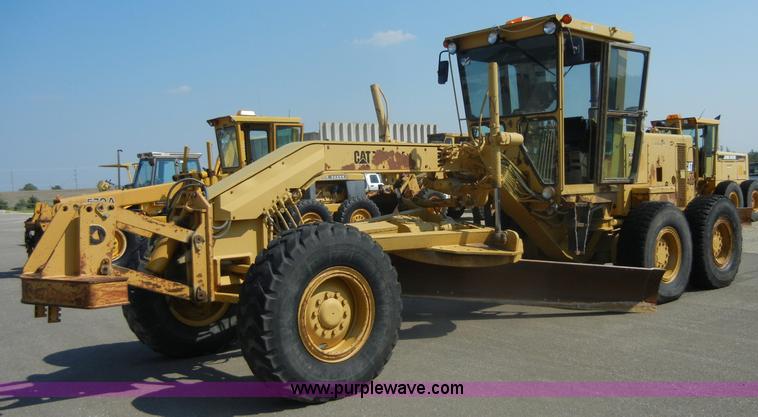 image for item D9937 1993 Caterpillar 140G motor grader
