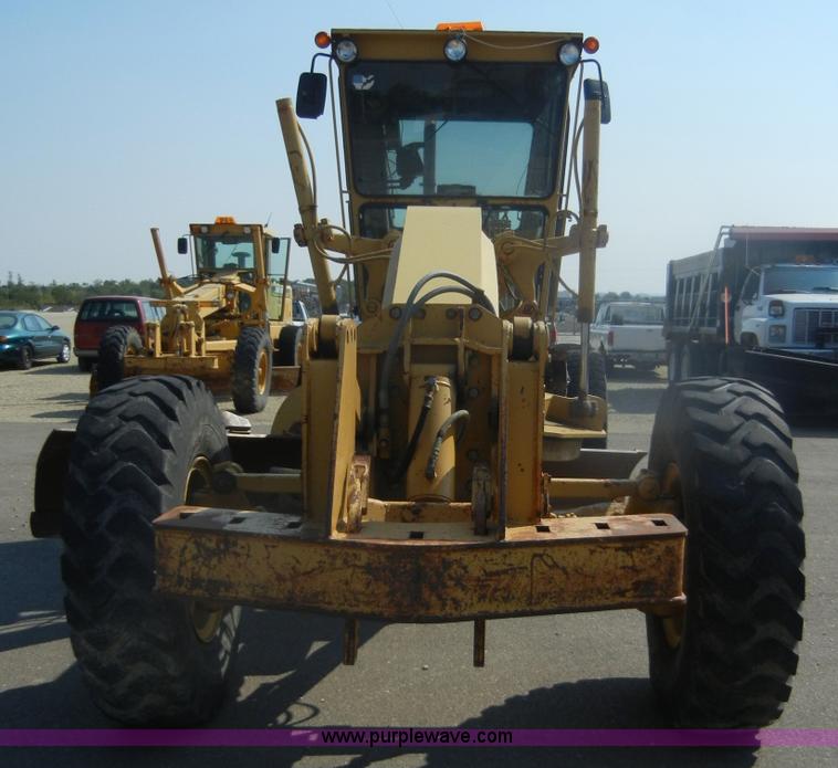image for item D9937 1993 Caterpillar 140G motor grader