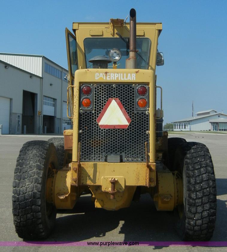 image for item D9937 1993 Caterpillar 140G motor grader