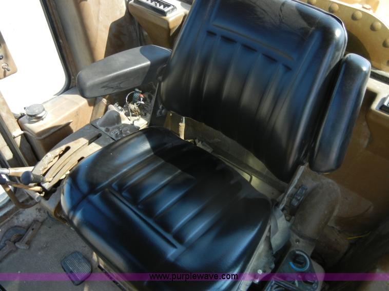 image for item D9937 1993 Caterpillar 140G motor grader