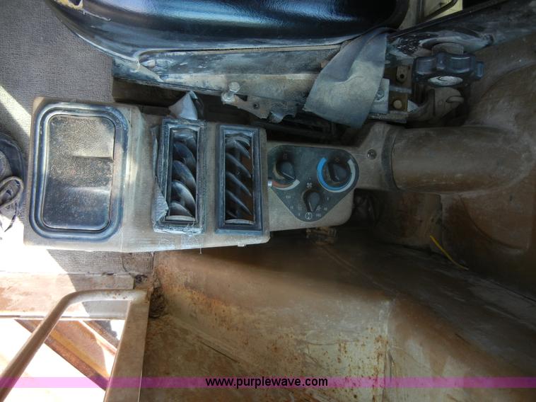 image for item D9937 1993 Caterpillar 140G motor grader