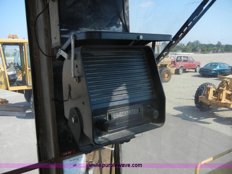 image for item D9937 1993 Caterpillar 140G motor grader