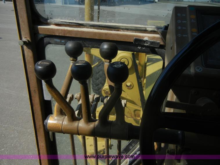 image for item D9937 1993 Caterpillar 140G motor grader