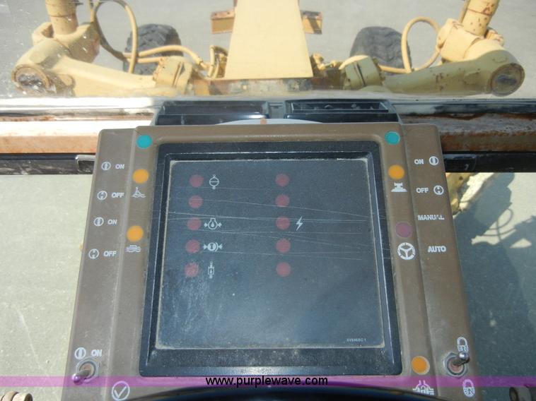 image for item D9937 1993 Caterpillar 140G motor grader