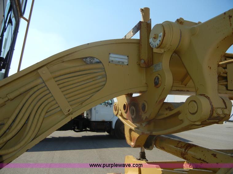image for item D9937 1993 Caterpillar 140G motor grader
