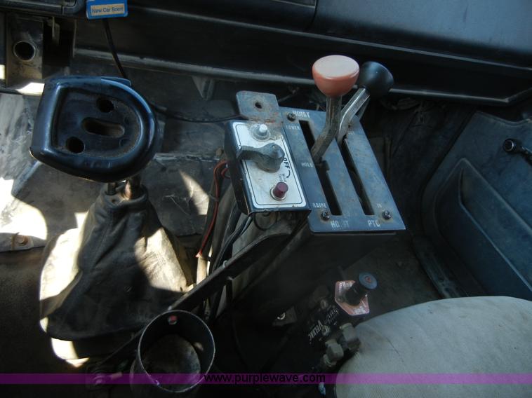 image for item D9938 1990 GMC TopKick SLE dump truck