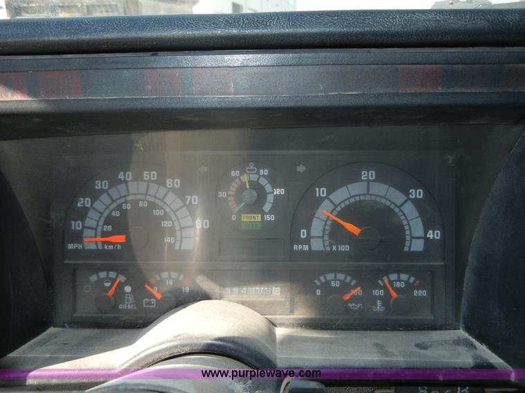 image for item D9938 1990 GMC TopKick SLE dump truck