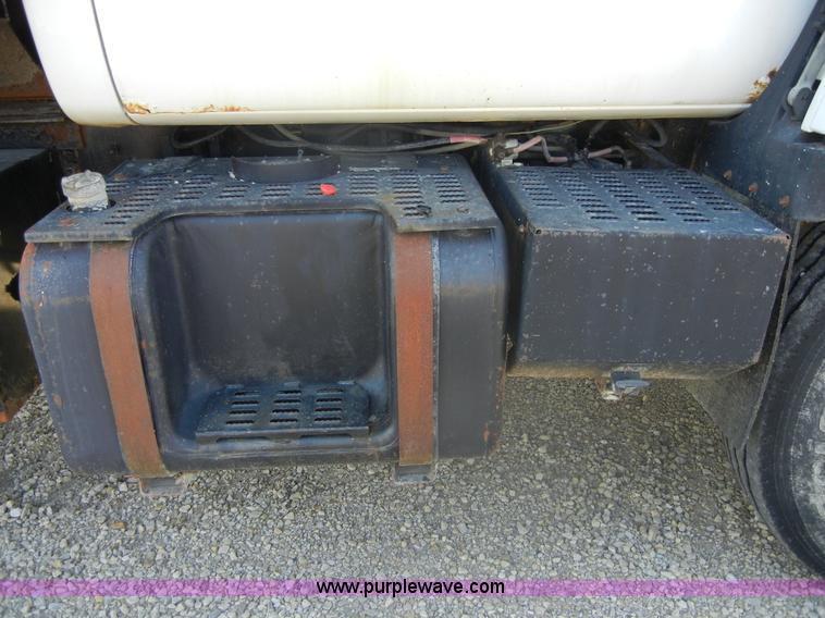 image for item D9938 1990 GMC TopKick SLE dump truck