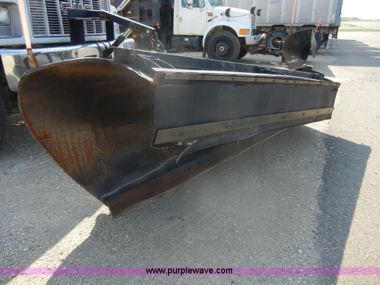 image for item D9938 1990 GMC TopKick SLE dump truck