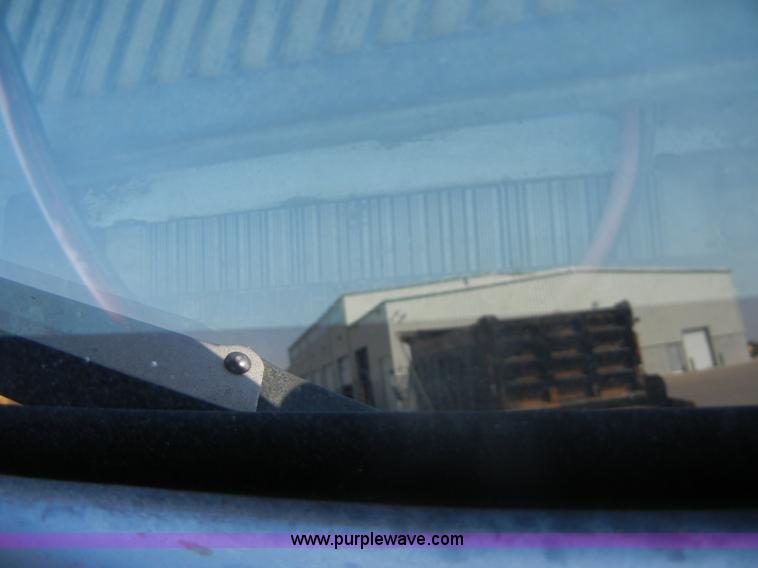 image for item D9938 1990 GMC TopKick SLE dump truck