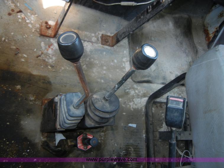 image for item D9939 1997 International 4900 dump truck