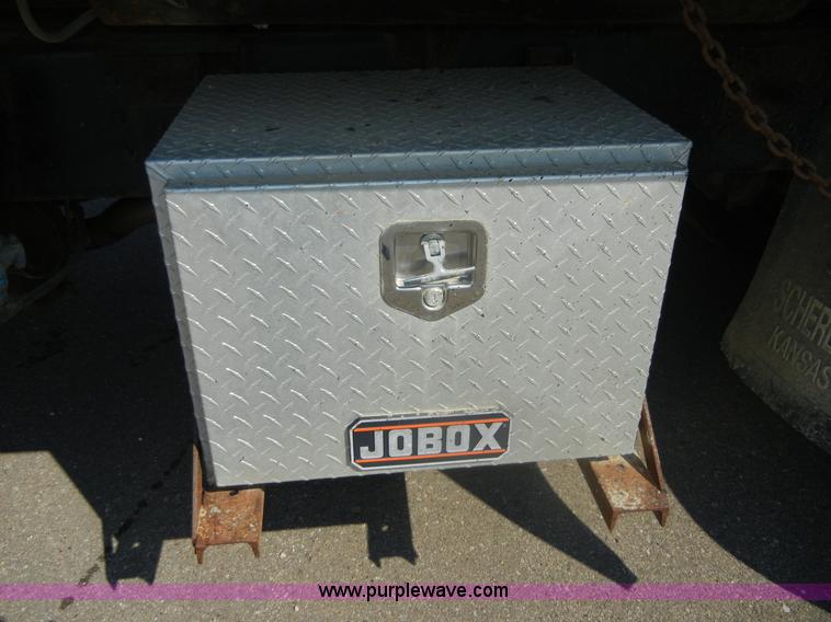 image for item D9939 1997 International 4900 dump truck