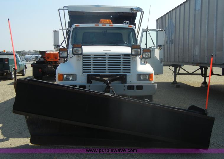 image for item D9940 1997 International 4900 dump truck