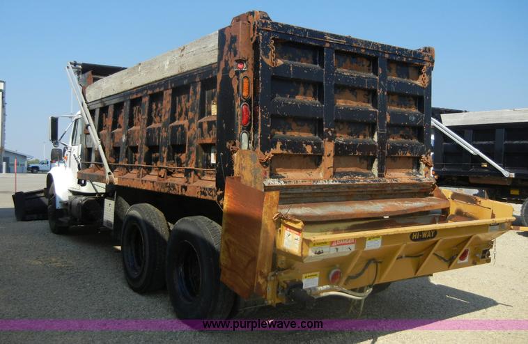 image for item D9940 1997 International 4900 dump truck