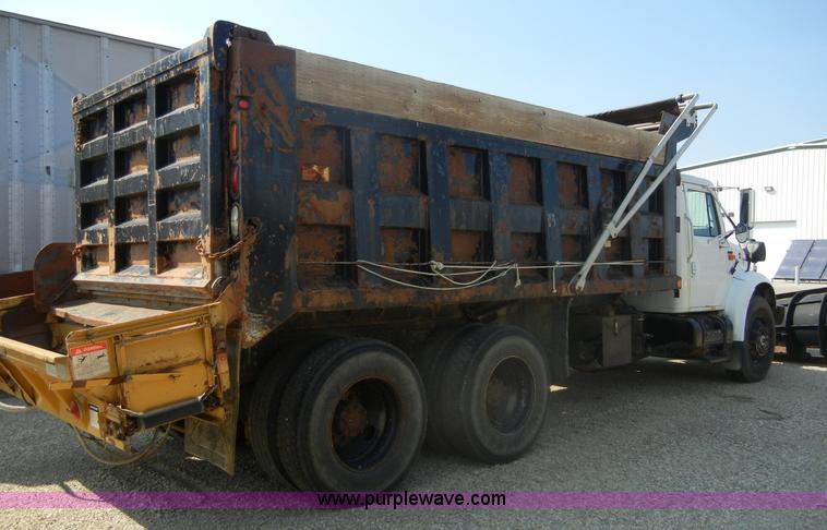 image for item D9940 1997 International 4900 dump truck