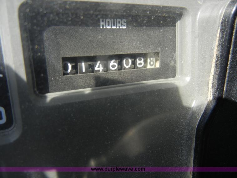 image for item D9940 1997 International 4900 dump truck