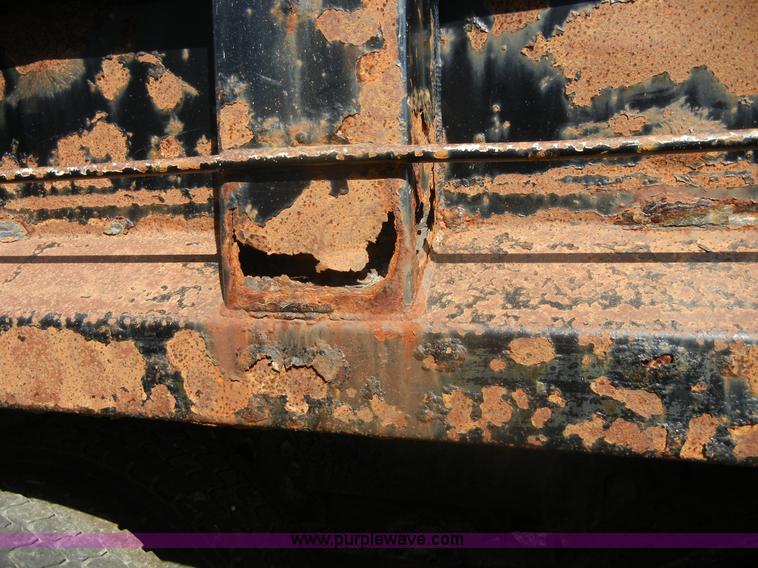 image for item D9940 1997 International 4900 dump truck