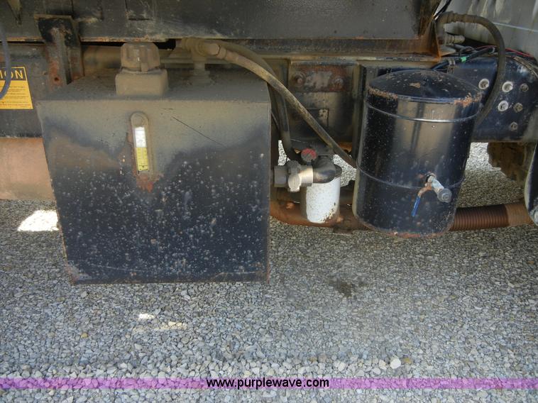 image for item D9940 1997 International 4900 dump truck