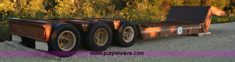 image for item D9945 1985 Trail-Eze 41.5' lowboy trailer