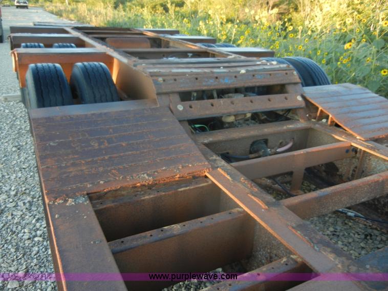 image for item D9945 1985 Trail-Eze 41.5' lowboy trailer