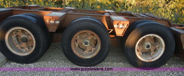 image for item D9945 1985 Trail-Eze 41.5' lowboy trailer