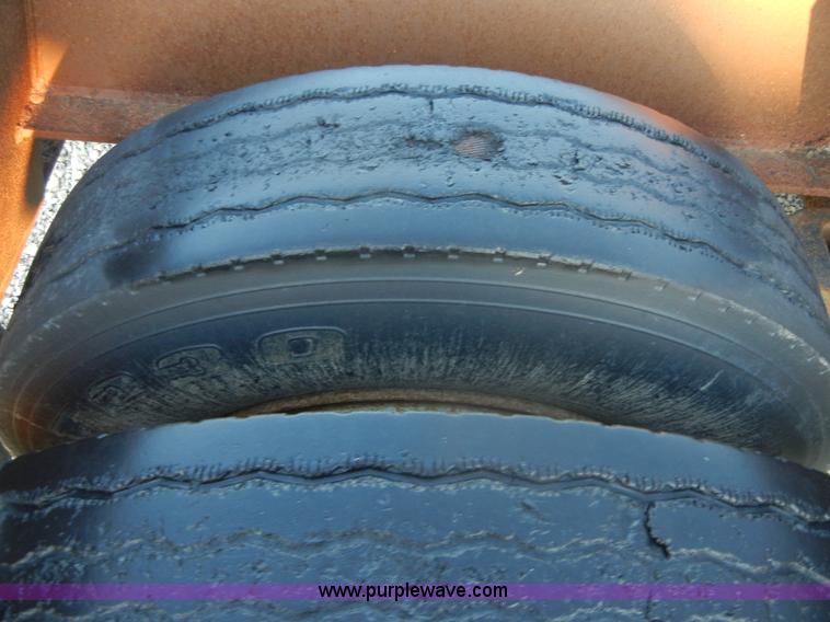 image for item D9945 1985 Trail-Eze 41.5' lowboy trailer