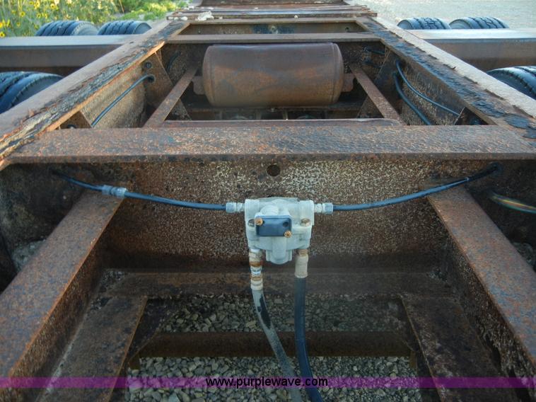 image for item D9945 1985 Trail-Eze 41.5' lowboy trailer