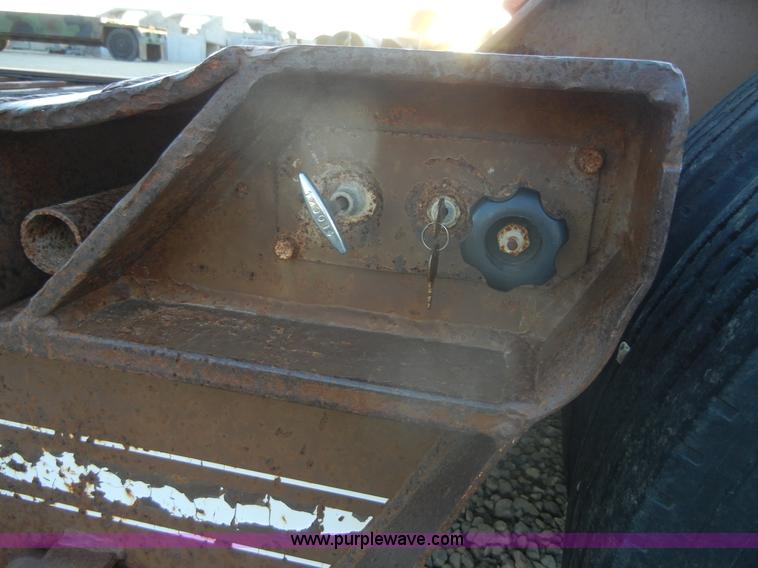 image for item D9945 1985 Trail-Eze 41.5' lowboy trailer