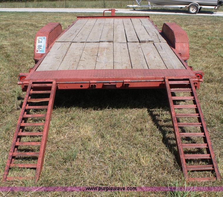 image for item A2301 1986 double axle car trailer