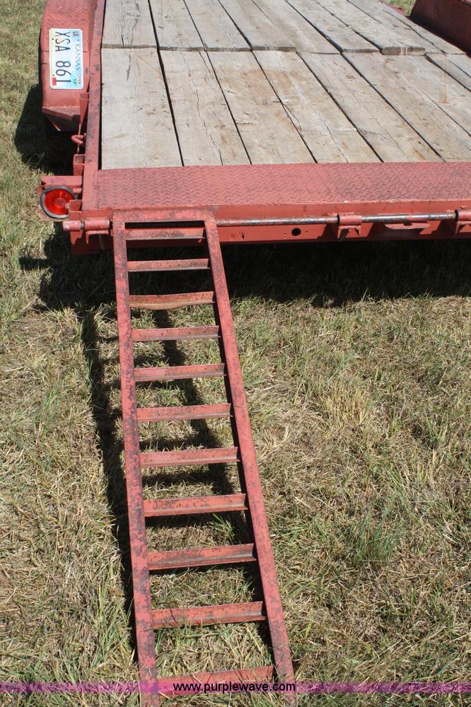 image for item A2301 1986 double axle car trailer